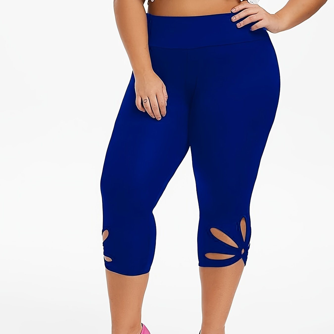 Plus Size High Rise Cut Out Capri Leggings