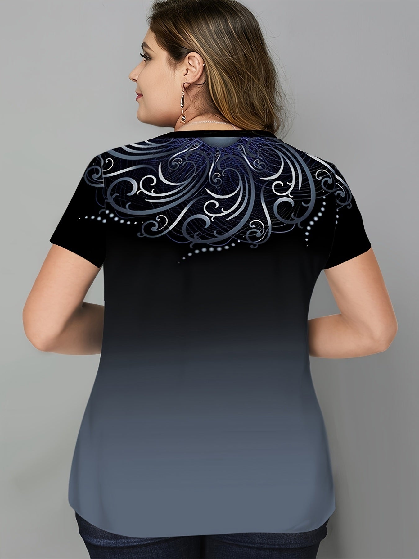 Plus Size Ombre Graphic Print Button Decor Short Sleeve T-shirt; Women's Plus Slight Stretch Casual Top